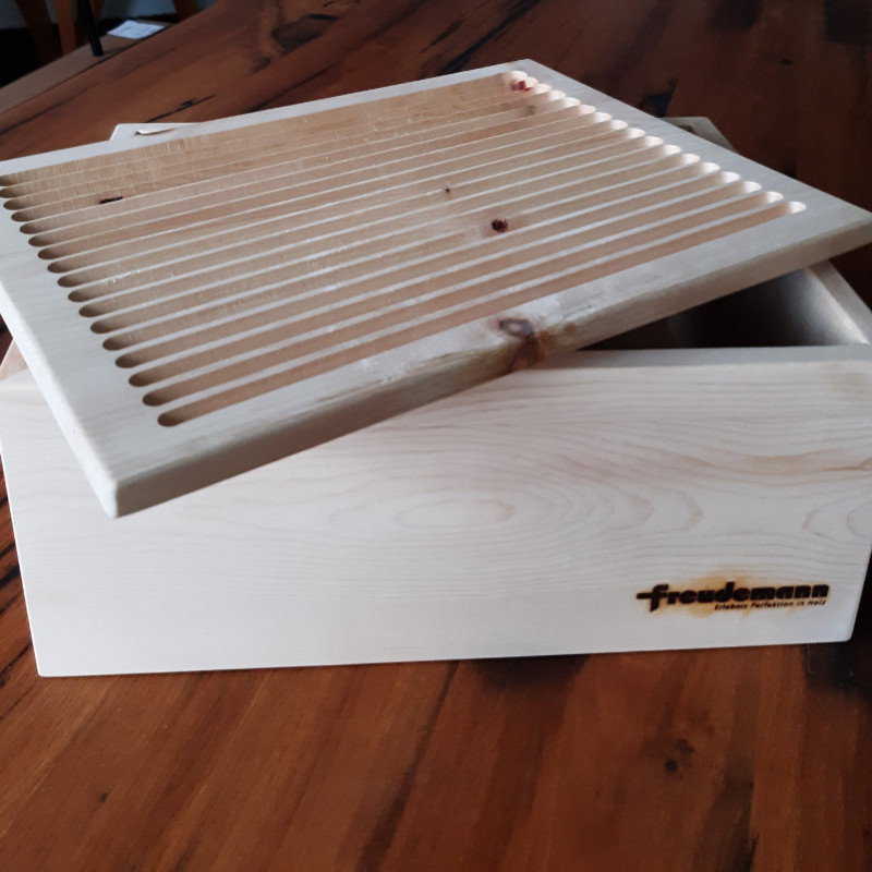 Zirben Brotkasten mit Bröselbrett